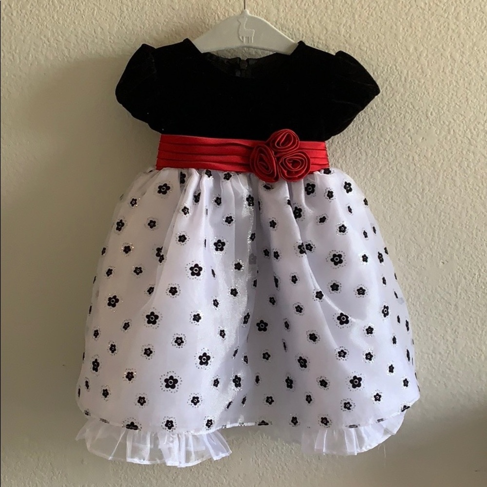 👧🏻 3/$20 Fancy black white + red dress velvet